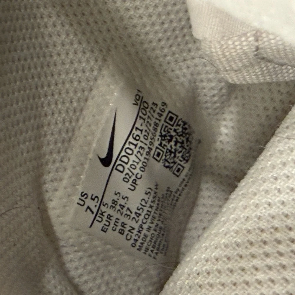 Nike Court Legacy Canvas Mid women’s size 7.5 white and black colorway - Picture 13 of 13
